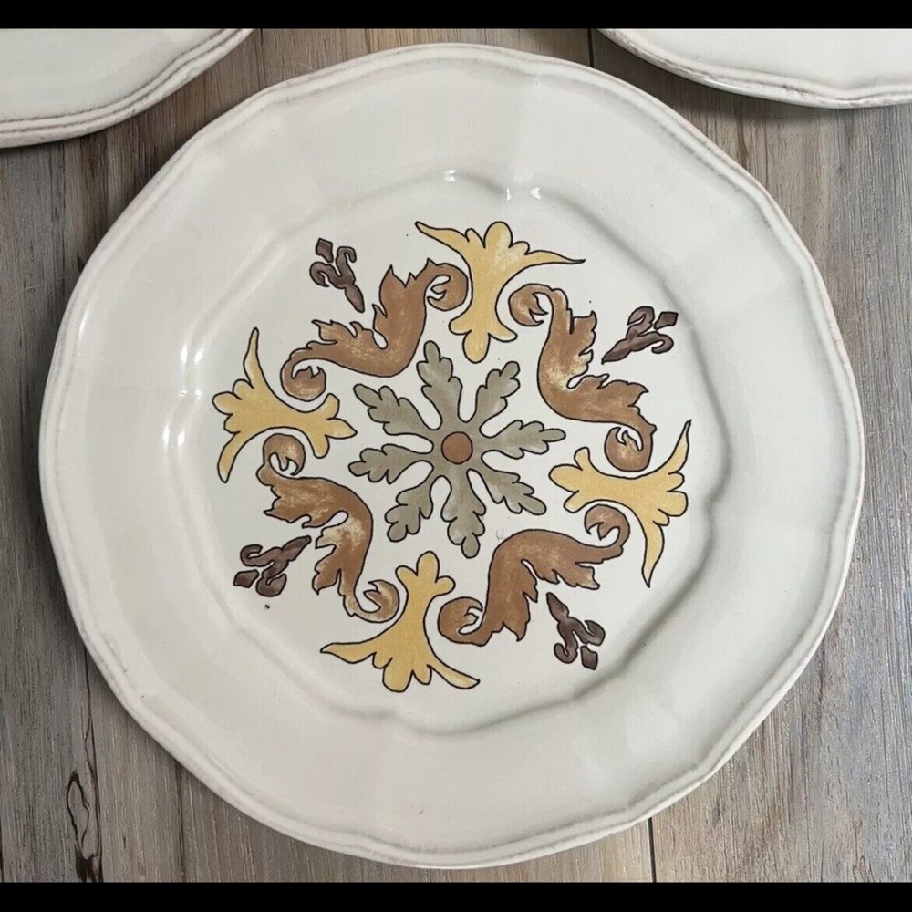 Toscano - Elegant Cream Accent Plate By Noble Excellence Width: 8 1/4 inch